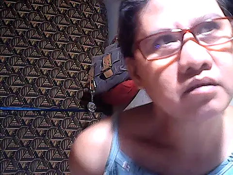 Snapshot of sweetsosie18 chatting on June 10, 12:59 pm sweetsosie18 online show from June 10, 12:59 pm