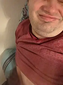 Snapshot of makau1 chatting on December 14, 3:56 am makau1 online show from December 14, 3:56 am