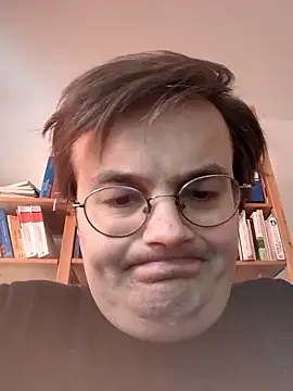 Snapshot of makau1 chatting on January 18, 10:41 am makau1 online show from January 18, 10:41 am