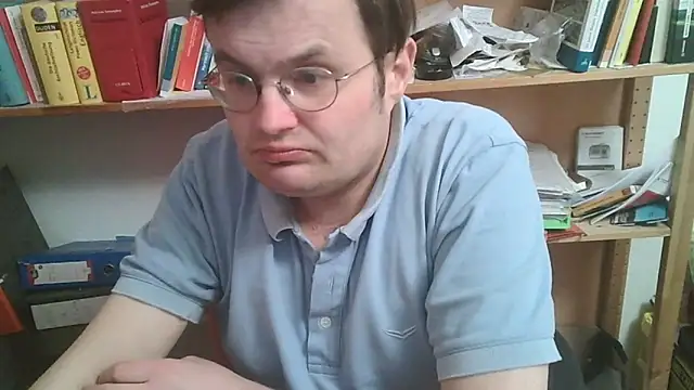 Snapshot of makau1 chatting on March 26, 9:09 pm makau1 online show from March 26, 9:09 pm