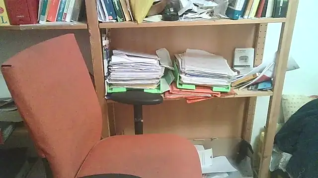 Snapshot of makau1 chatting on April 1, 8:06 pm makau1 online show from April 1, 8:06 pm