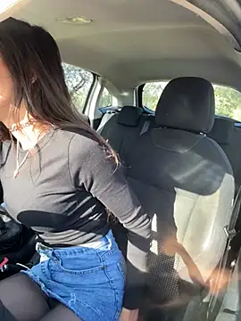 Snapshot of amanilouve chatting on February 1, 9:30 am amanilouve online show from February 1, 9:30 am