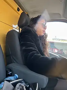 amanilouve online show from March 5, 10:11 am