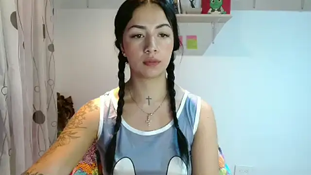 Snapshot of MadisonCambel chatting on December 27, 2:04 am MadisonCambel online show from December 27, 2:04 am