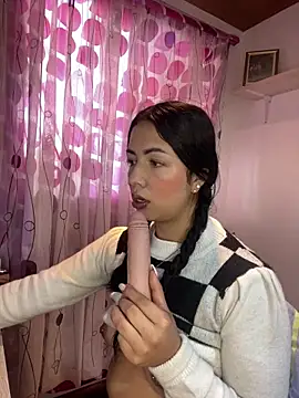 Snapshot of MadisonCambel chatting on January 15, 8:37 pm MadisonCambel online show from January 15, 8:37 pm