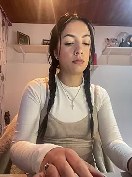 Snapshot of MadisonCambel chatting on February 11, 2:25 am MadisonCambel online show from February 11, 2:25 am