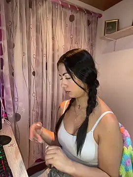 Snapshot of MadisonCambel chatting on February 21, 1:22 am MadisonCambel online show from February 21, 1:22 am