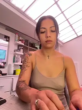 Snapshot of MadisonCambel chatting on October 16, 3:57 pm MadisonCambel online show from October 16, 3:57 pm