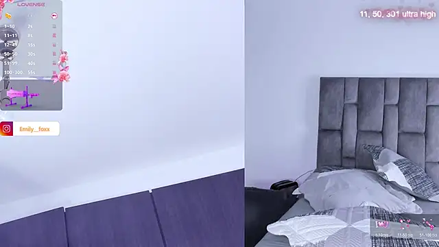 Snapshot of emily_fox1 chatting on April 1, 10:49 am emily fox1 online show from April 1, 10:49 am