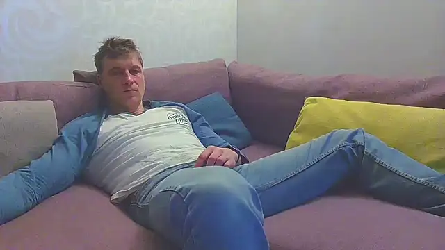 sparrow4791 online show from December 3, 7:22 pm