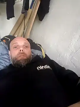 Snapshot of Ladyshaker82 chatting on February 26, 12:25 pm Ladyshaker82 online show from February 26, 12:25 pm