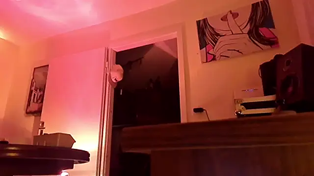 Snapshot of Ladyshaker82 chatting on November 2, 6:05 am Ladyshaker82 online show from November 2, 6:05 am