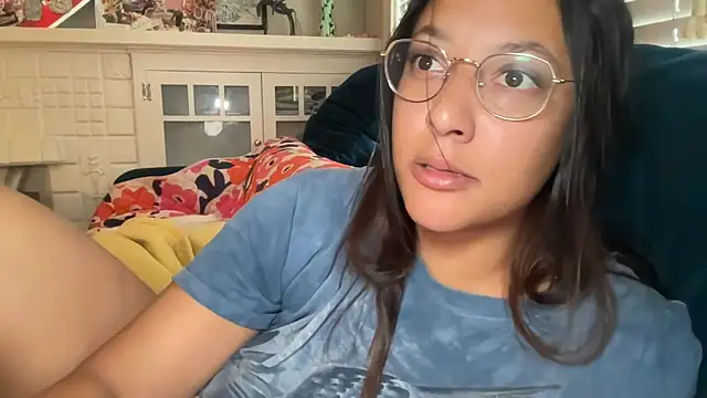 dreamyriri online show from May 3, 3:51 pm