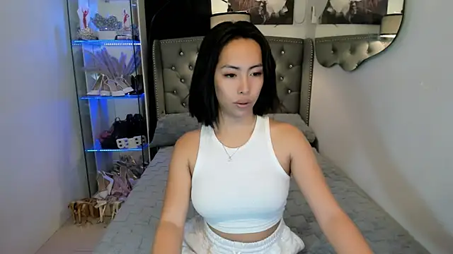 Snapshot of reighnempress chatting on February 5, 3:00 am reighnempress online show from February 5, 3:00 am