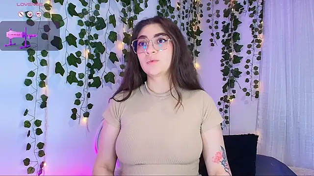 Snapshot of Samii_Evans chatting on October 11, 6:12 am Samii Evans online show from October 11, 6:12 am