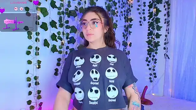 Snapshot of Samii_Evans chatting on December 20, 1:45 am Samii Evans online show from December 20, 1:45 am