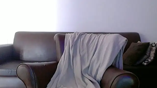 Linda1975 online show from February 25, 1:54 pm