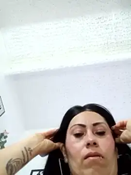 Tania mature online show from May 12, 5:10 pm