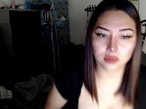 urqueendominant online show from May 4, 3:24 am