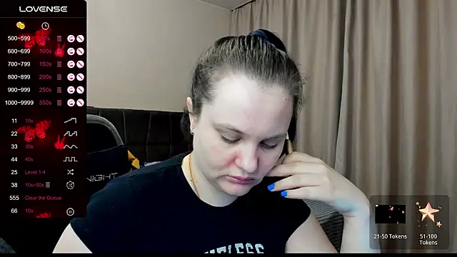 Snapshot of AlanaBrox chatting on December 21, 3:24 am AlanaBrox online show from December 21, 3:24 am