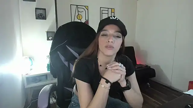 kay marie online show from December 2, 9:21 pm