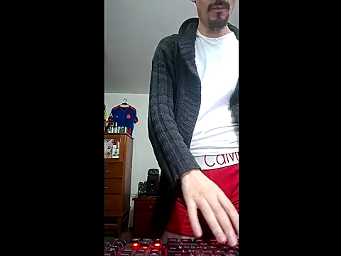 Snapshot of ALBEIROFOOTBALL1992 chatting on March 16, 5:44 am ALBEIROFOOTBALL1992 online show from March 16, 5:44 am