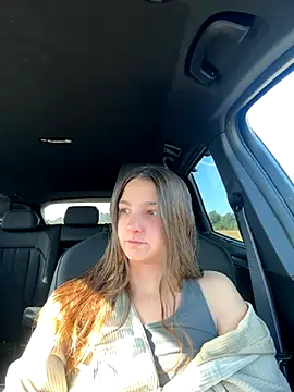 DoriDeluxe66 online show from September 19, 7:43 am