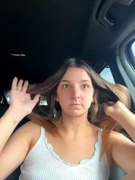 DoriDeluxe66 online show from October 12, 12:15 pm