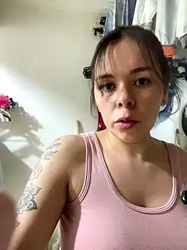 Snapshot of carolina16love chatting on October 9, 11:03 pm carolina16love online show from October 9, 11:03 pm