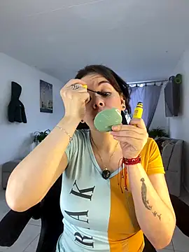 Snapshot of carolina16love chatting on October 18, 9:48 pm carolina16love online show from October 18, 9:48 pm