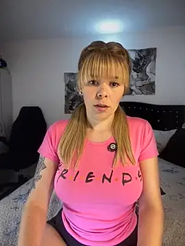 Snapshot of carolina16love chatting on November 22, 10:09 pm carolina16love online show from November 22, 10:09 pm