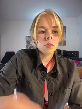 Snapshot of carolina16love chatting on December 16, 11:21 pm carolina16love online show from December 16, 11:21 pm