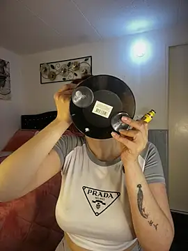 Snapshot of carolina16love chatting on January 18, 11:19 pm carolina16love online show from January 18, 11:19 pm