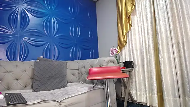 Snapshot of JolieDuvalle chatting on October 13, 12:38 pm JolieDuvalle online show from October 13, 12:38 pm