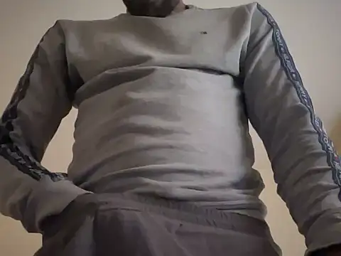 CuzzyB69 online show from March 13, 12:02 pm