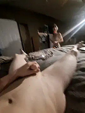 Snapshot of BreakBread974 chatting on April 2, 2:58 pm BreakBread974 online show from April 2, 2:58 pm