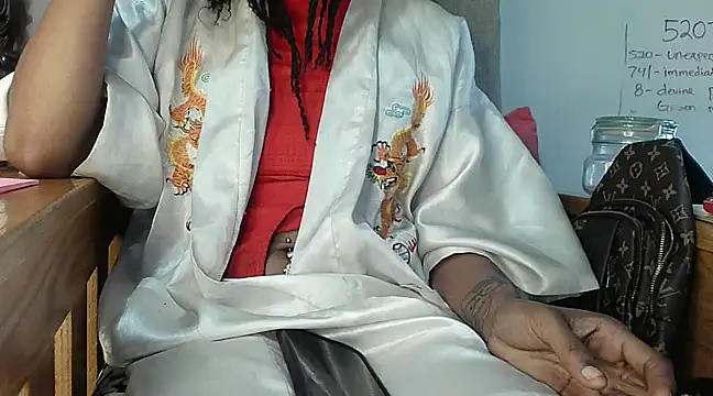 Snapshot of EmpressSunshine chatting on March 10, 1:34 am EmpressSunshine online show from March 10, 1:34 am