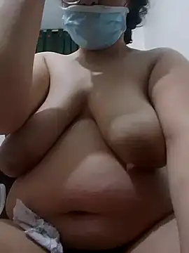 Snapshot of johannasexy97 chatting on February 7, 7:23 am johannasexy97 online show from February 7, 7:23 am