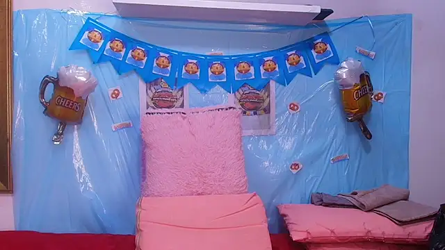 Snapshot of naia_blessed chatting on September 24, 7:17 pm naia blessed online show from September 24, 7:17 pm