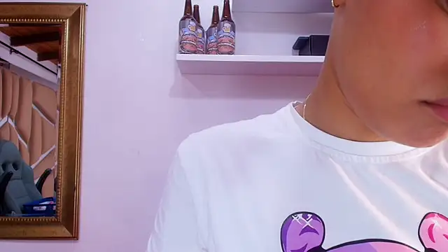 Snapshot of naia_blessed chatting on October 8, 7:33 pm naia blessed online show from October 8, 7:33 pm