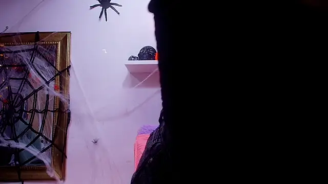 Snapshot of naia_blessed chatting on October 18, 7:14 pm naia blessed online show from October 18, 7:14 pm