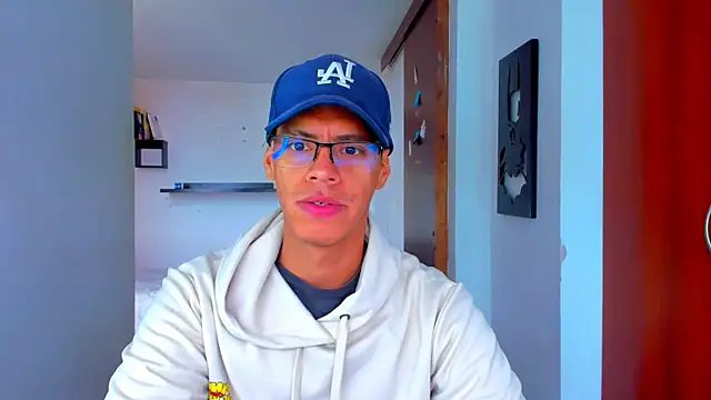 Snapshot of _John_Boy_ chatting on December 28, 7:01 pm John Boy online show from December 28, 7:01 pm