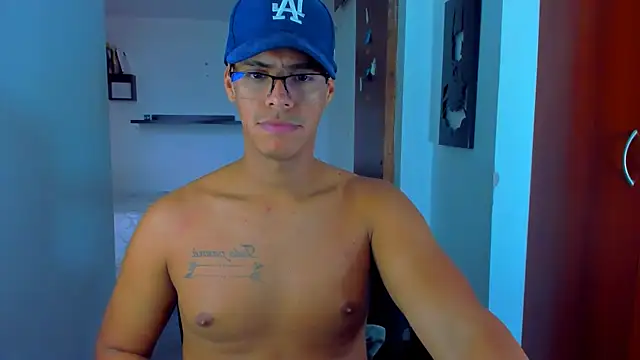 Snapshot of _John_Boy_ chatting on December 28, 10:02 pm John Boy online show from December 28, 10:02 pm