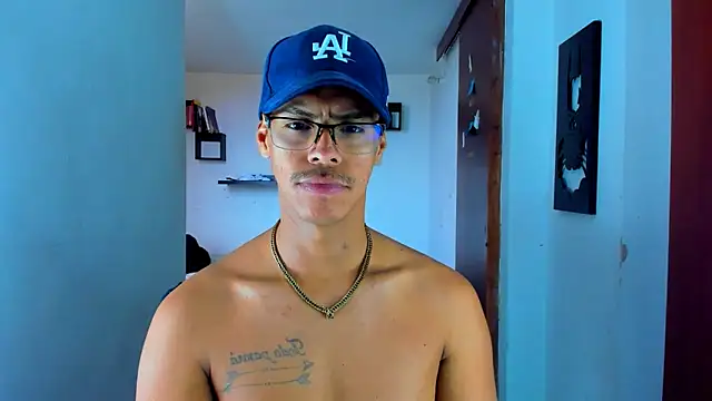 Snapshot of _John_Boy_ chatting on February 24, 10:03 pm John Boy online show from February 24, 10:03 pm