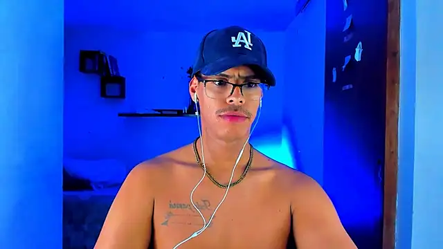 Snapshot of _John_Boy_ chatting on March 1, 12:07 am John Boy online show from March 1, 12:07 am