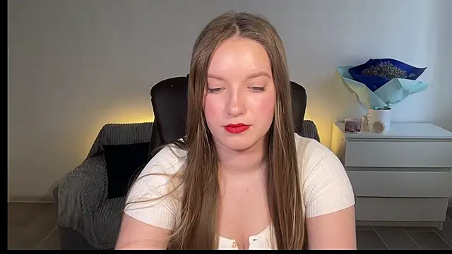 EvaMaddison online show from March 21, 8:19 am