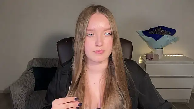 Snapshot of EvaMaddison chatting on May 14, 8:26 pm EvaMaddison online show from May 14, 8:26 pm