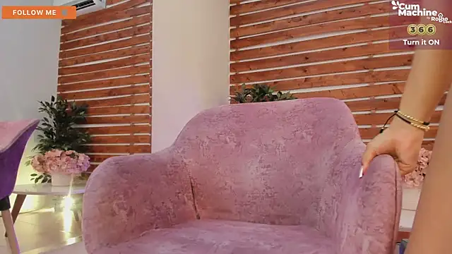 Snapshot of _MeganRain chatting on March 2, 12:32 pm MeganRain online show from March 2, 12:32 pm