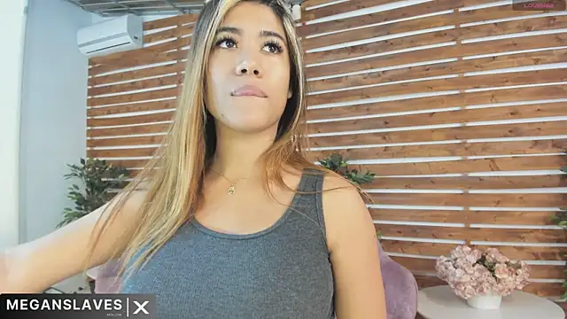 Snapshot of _MeganRain chatting on March 20, 5:35 am MeganRain online show from March 20, 5:35 am
