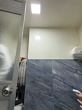 Snapshot of roouse chatting on February 2, 9:02 pm roouse online show from February 2, 9:02 pm